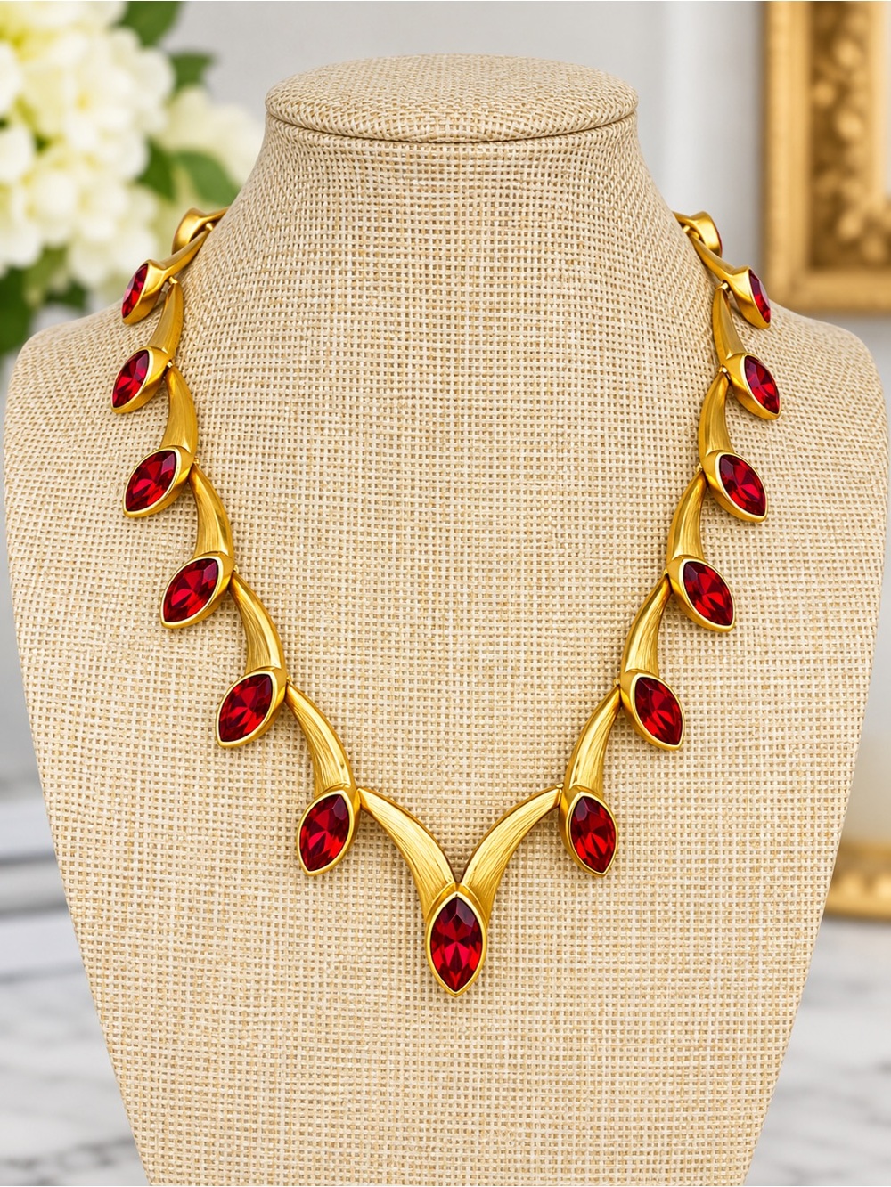 540. Vintage Red Rhinestone Gold Tone Statement Collar Necklace Holiday Glamour